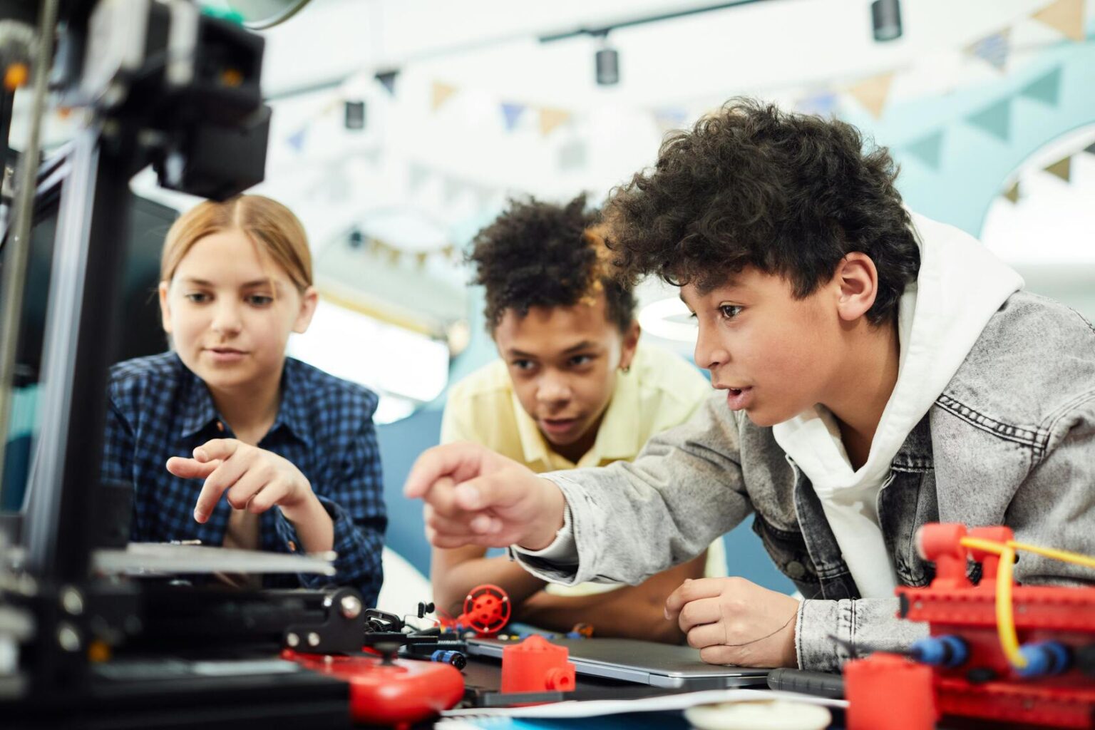Cursos para adolescentes de 12 anos: conheça 13 opções